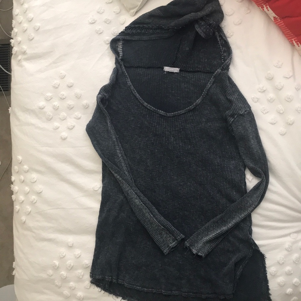 Thin hooded sweater